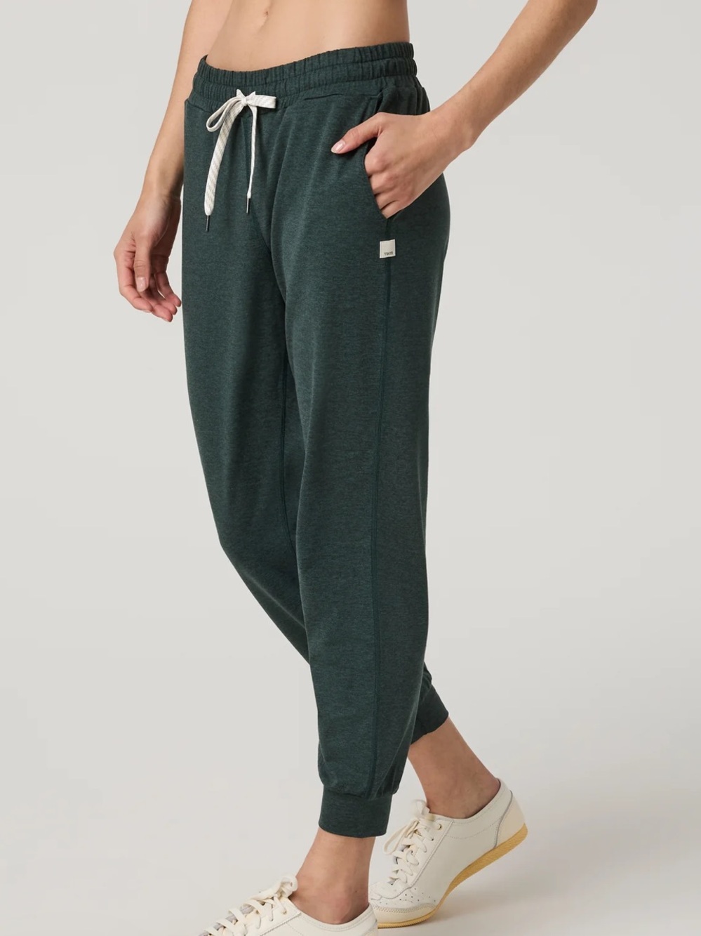 VUORI Performance Joggers Limited Edition in Hemlock Heather Green Size Large